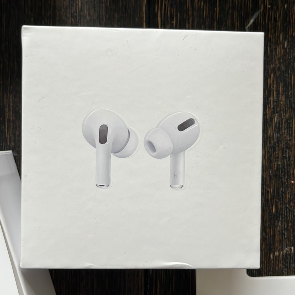 Wireless Air Buds white with case and charger